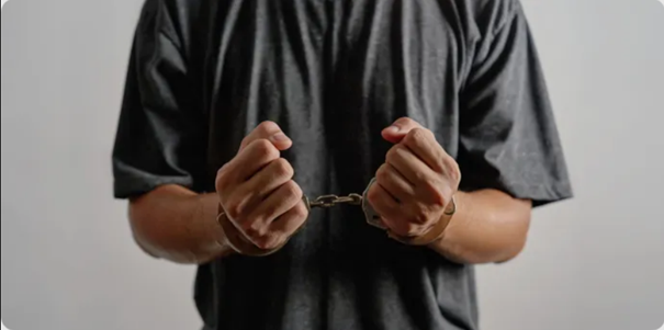 عقد-یا-حق-حبس-چگونه-اعمال-می‌شود؟