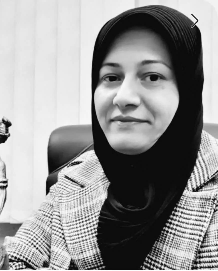 سرکار-خانم-فرشته-صادق-وکیل-پایه-یک-دادگستری