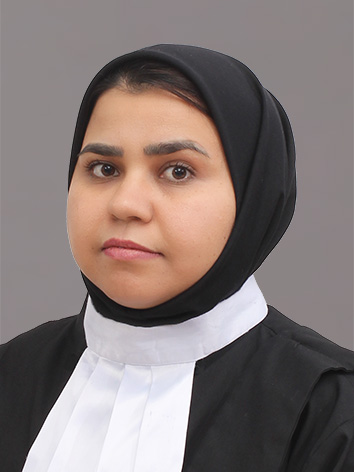 عاطفه-کریمی-قدم-وکیل-پایه-یک-دادگستری